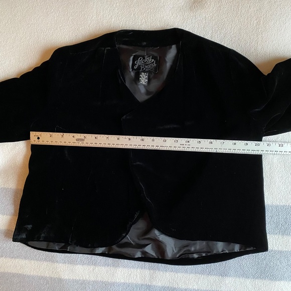 NWOT Lucky Brand black velvet bolero with embroidered peacock on back Size XS/S - Picture 12 of 12